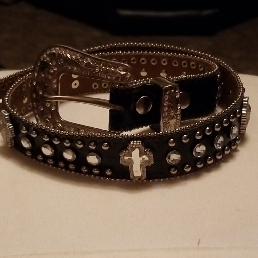 Nocona Interchangeable Buckle Cross Conchos Belt - Picture 11 of 16